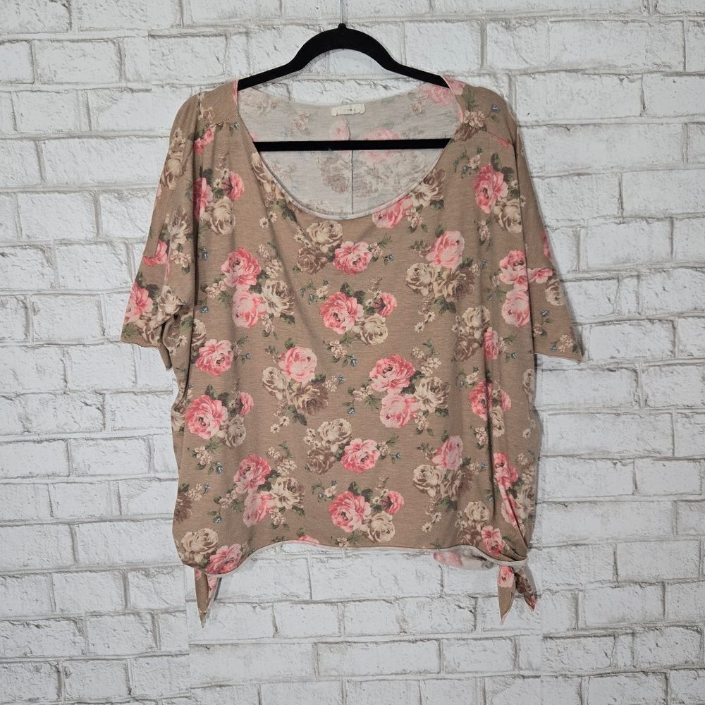ADORA tan flower tee